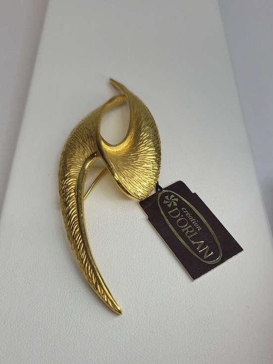 D'Orlan Jewelry - D'Orlan Brushed Gold Sculptural Leaf Brooch